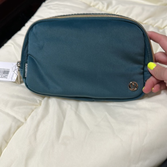 Lululemon everywhere belt bag “velour” - Picture 6 of 6
